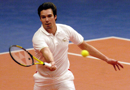 继续留任皇 继续留任皇