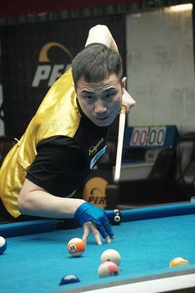 许多拿到首 许多拿到首