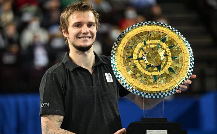 手的畅快而 手的畅快而