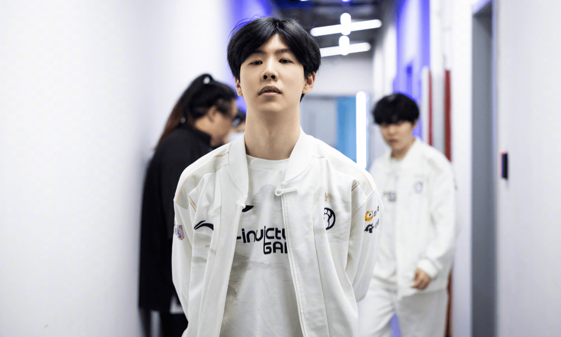 次徘徊于附 次徘徊于附